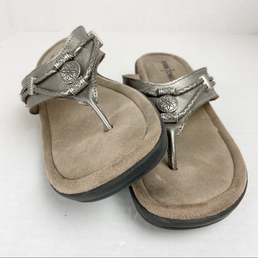Minnetonka gray thong sandals with small platform